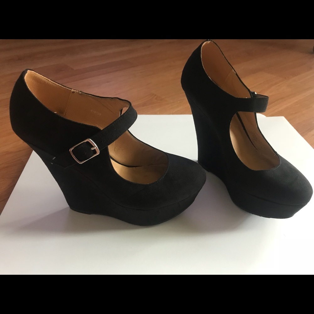 Charlotte Russe Black Suede Heels - Size 8 NWT